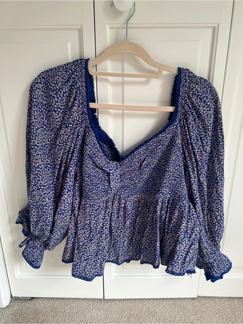NWT! - Free People Navy Blue Floral Puff-Sleeve Peplum Blouse - super cute!